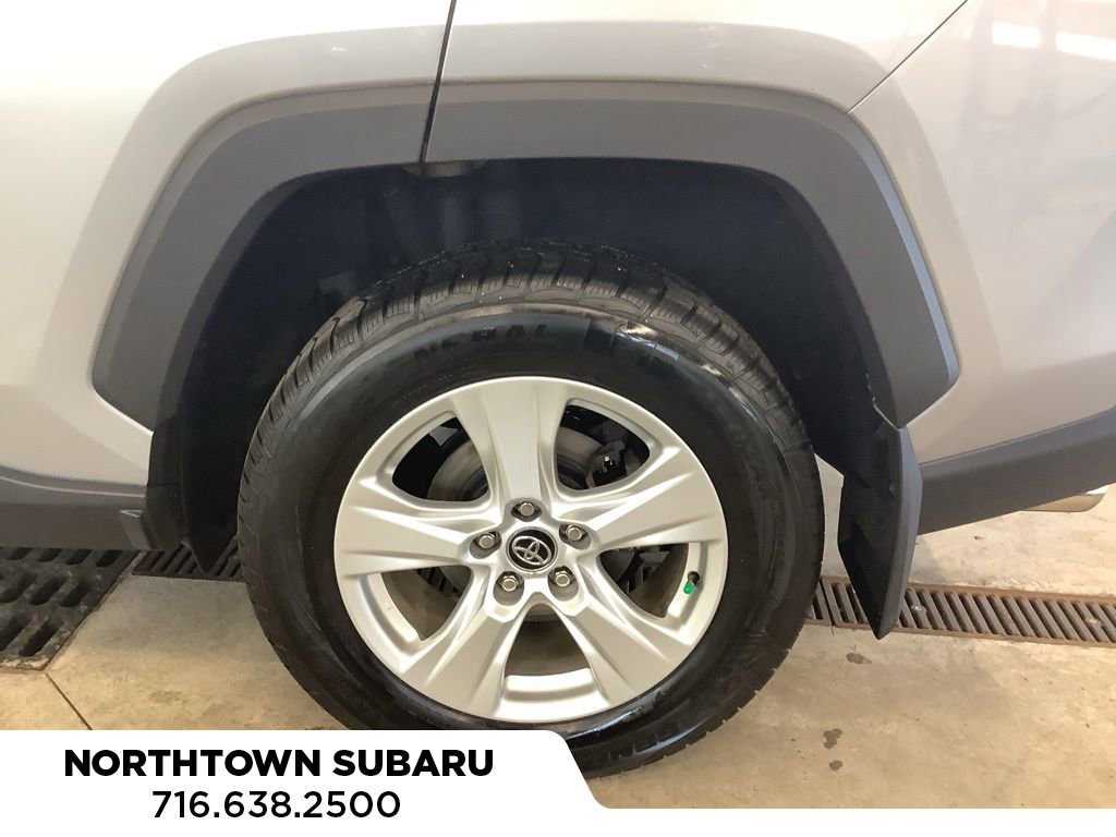 Used 2020 Toyota RAV4 XLE w/ Convenience Package image 10