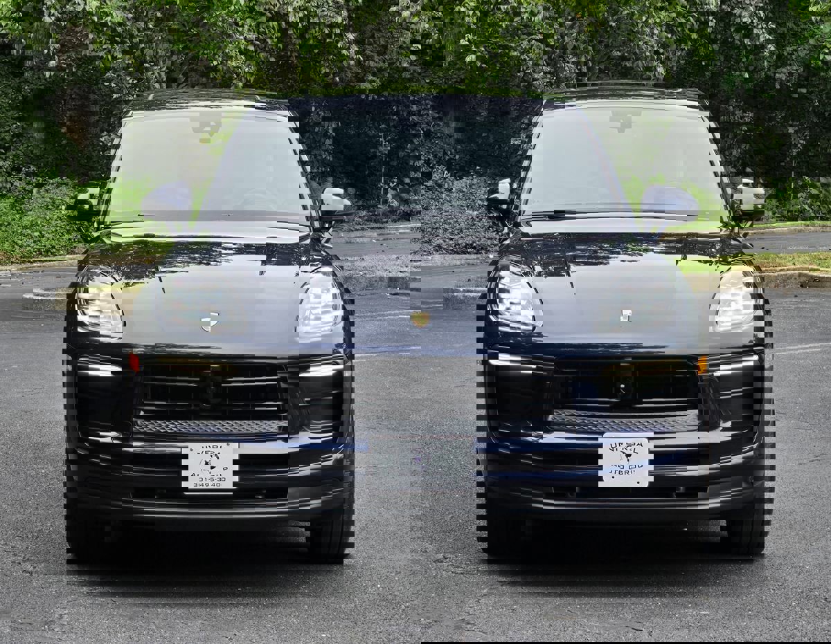 Used 2023 Porsche Macan image 9