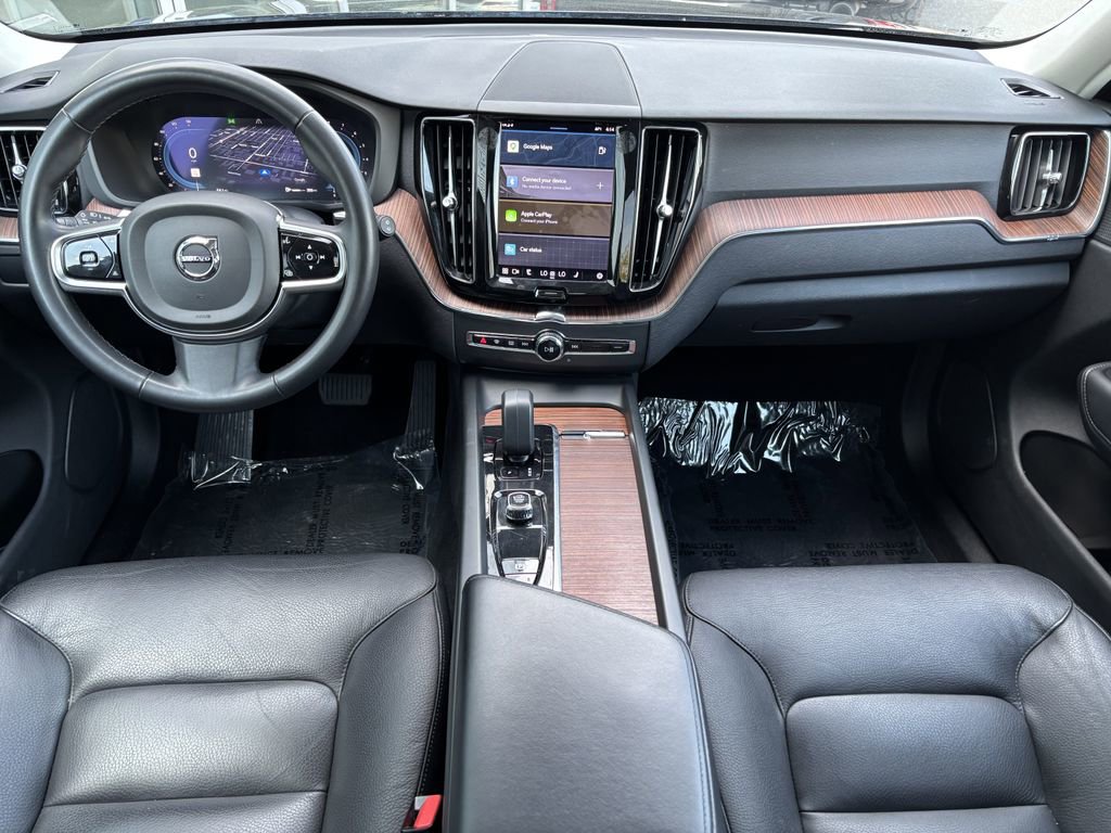 Used 2023 Volvo XC60 B5 Plus AWD/4WD image 21