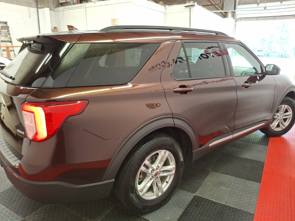 Used 2020 Ford Explorer XLT w/ Comfort Package image 9