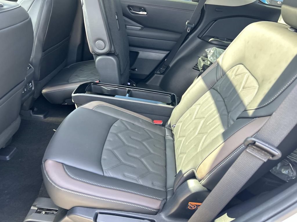 New 2026 Nissan Pathfinder Platinum AWD/4WD image 31