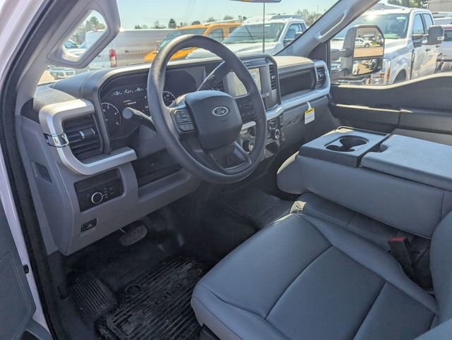 New 2026 Ford F550 4x4 Crew Cab image 13