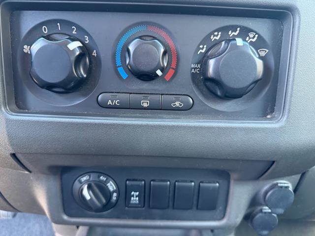 Used 2006 Nissan Frontier NISMO image 15