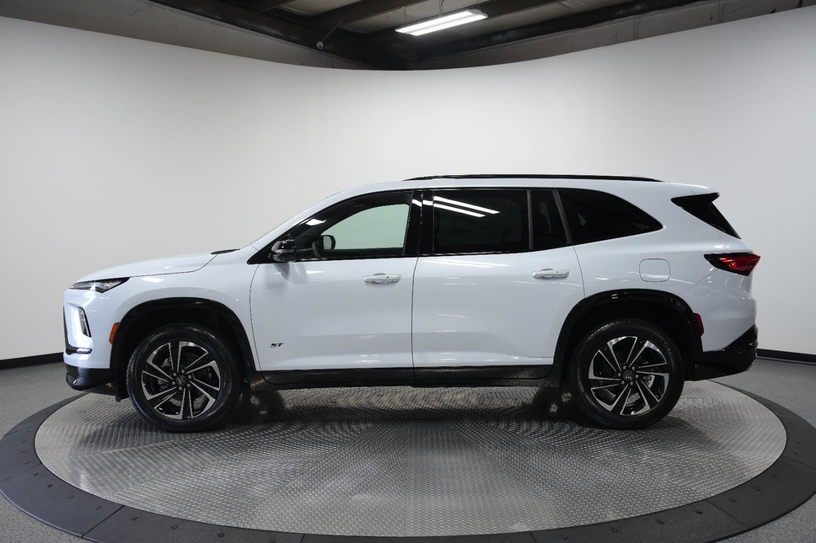 New 2026 Buick Enclave Sport Touring w/ Power Package image 5