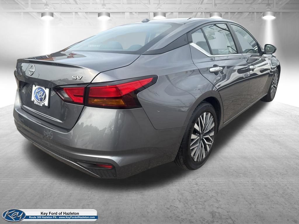 Used 2024 Nissan Altima 2.5 SV FWD image 8