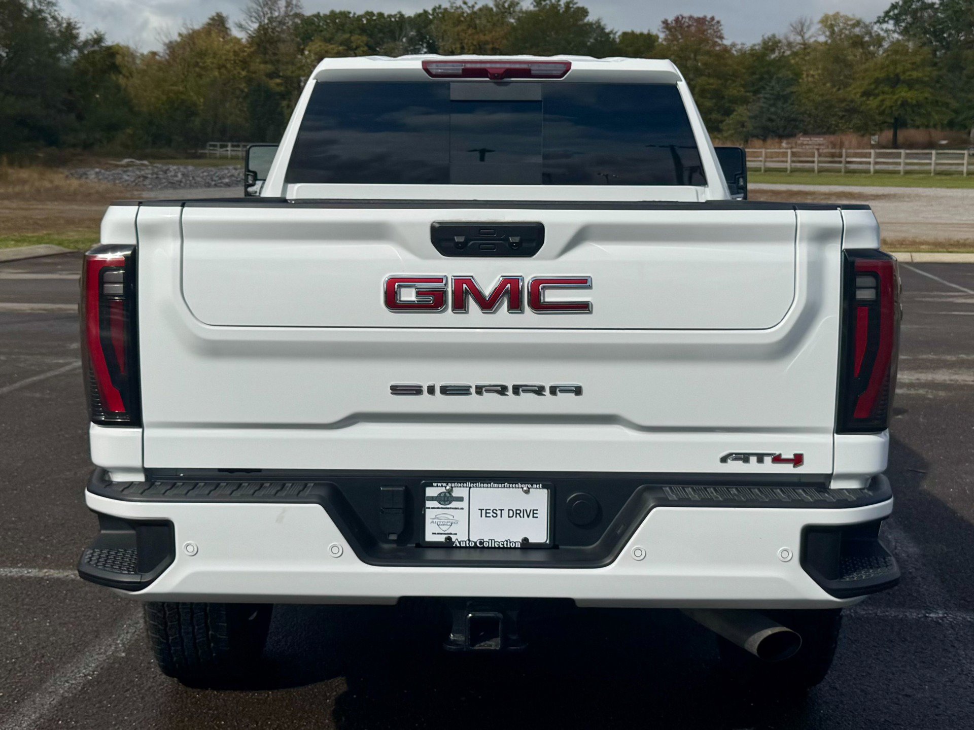 Used 2024 GMC Sierra 2500 AT4 w/ AT4 Preferred Package image 6