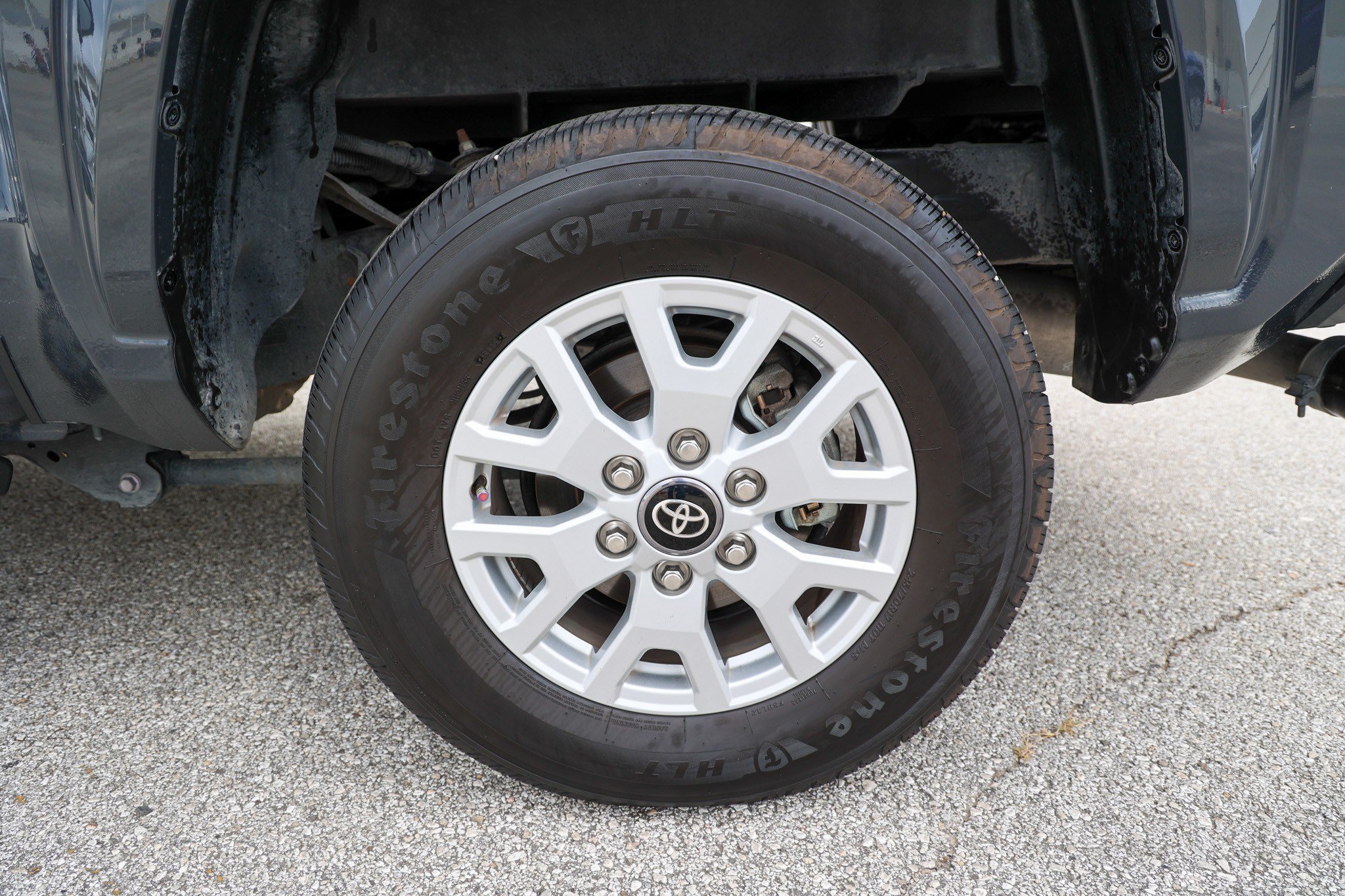 Certified 2025 Toyota Tacoma SR5 AWD/4WD image 16