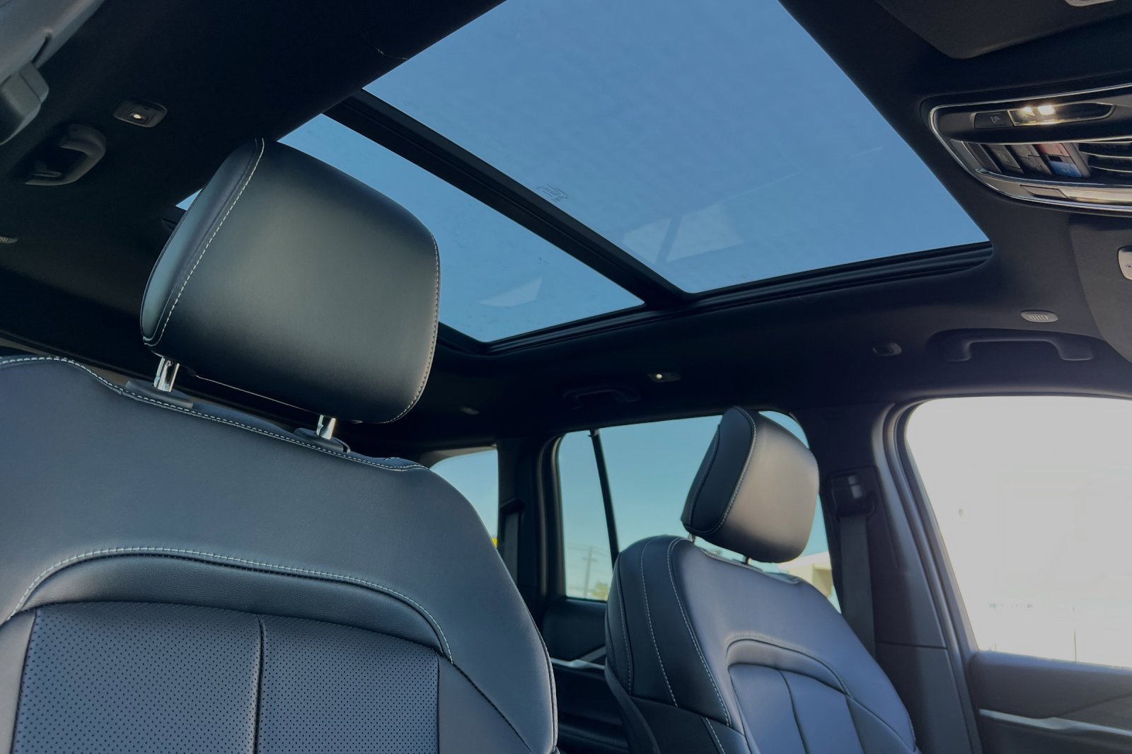 New 2024 Jeep Grand Cherokee Limited 4xe w/ Luxury Tech Group II image 15