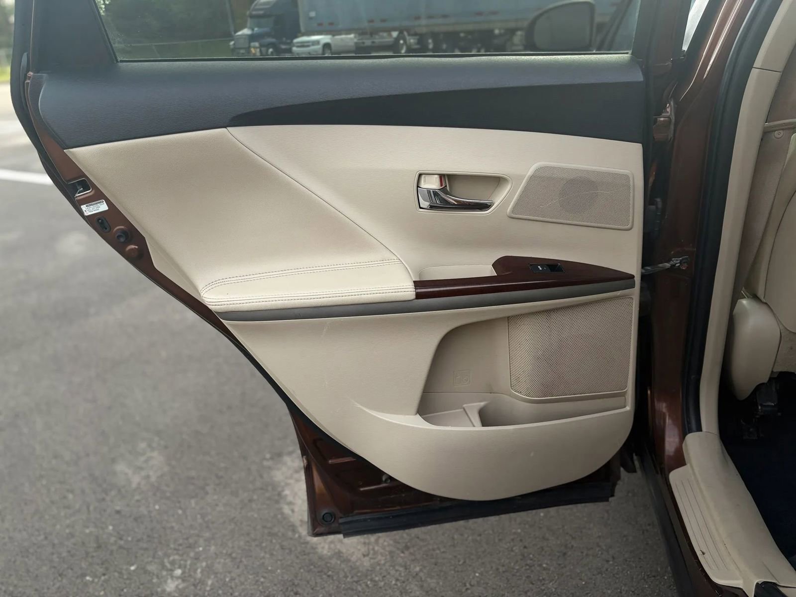 Used 2009 Toyota Venza AWD image 16