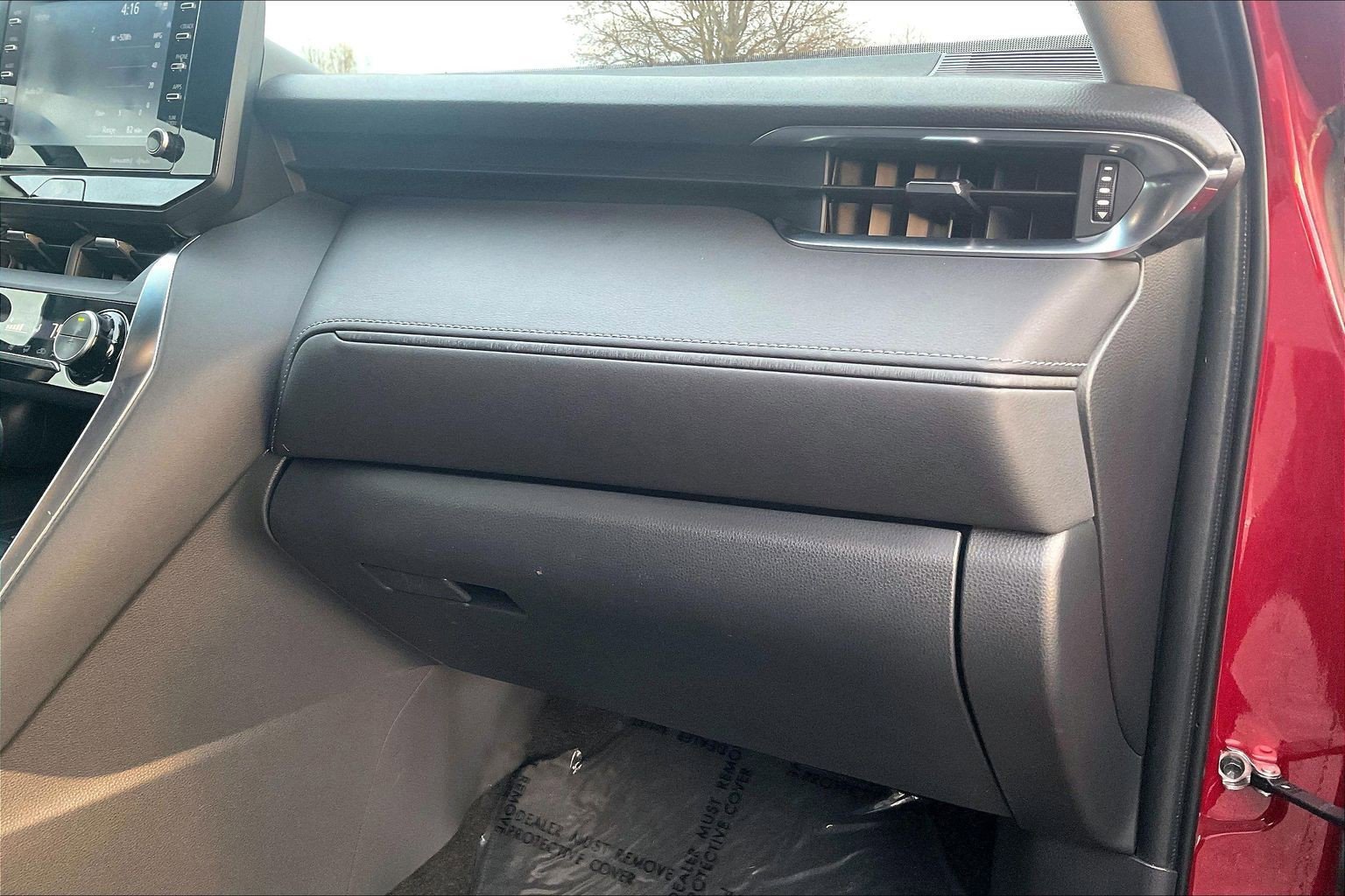 Used 2021 Toyota Venza LE image 15