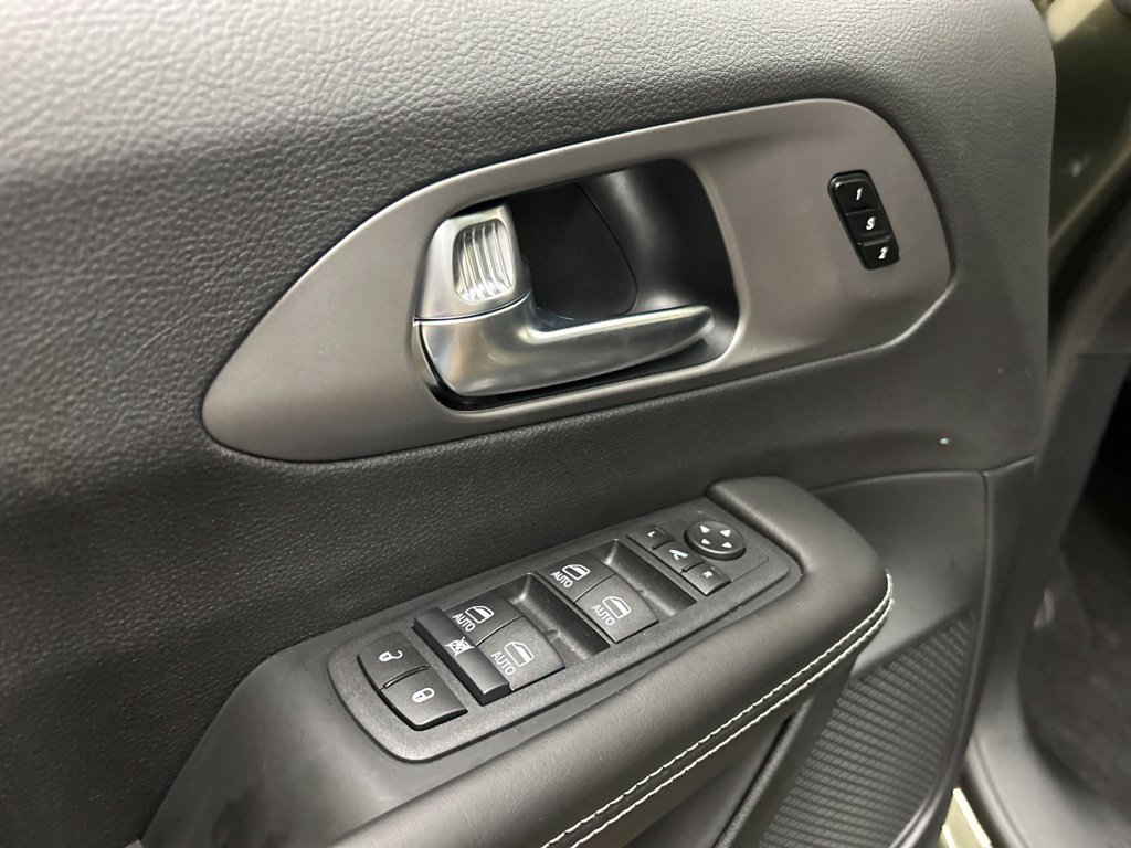New 2027 Chrysler Pacifica Limited FWD image 27
