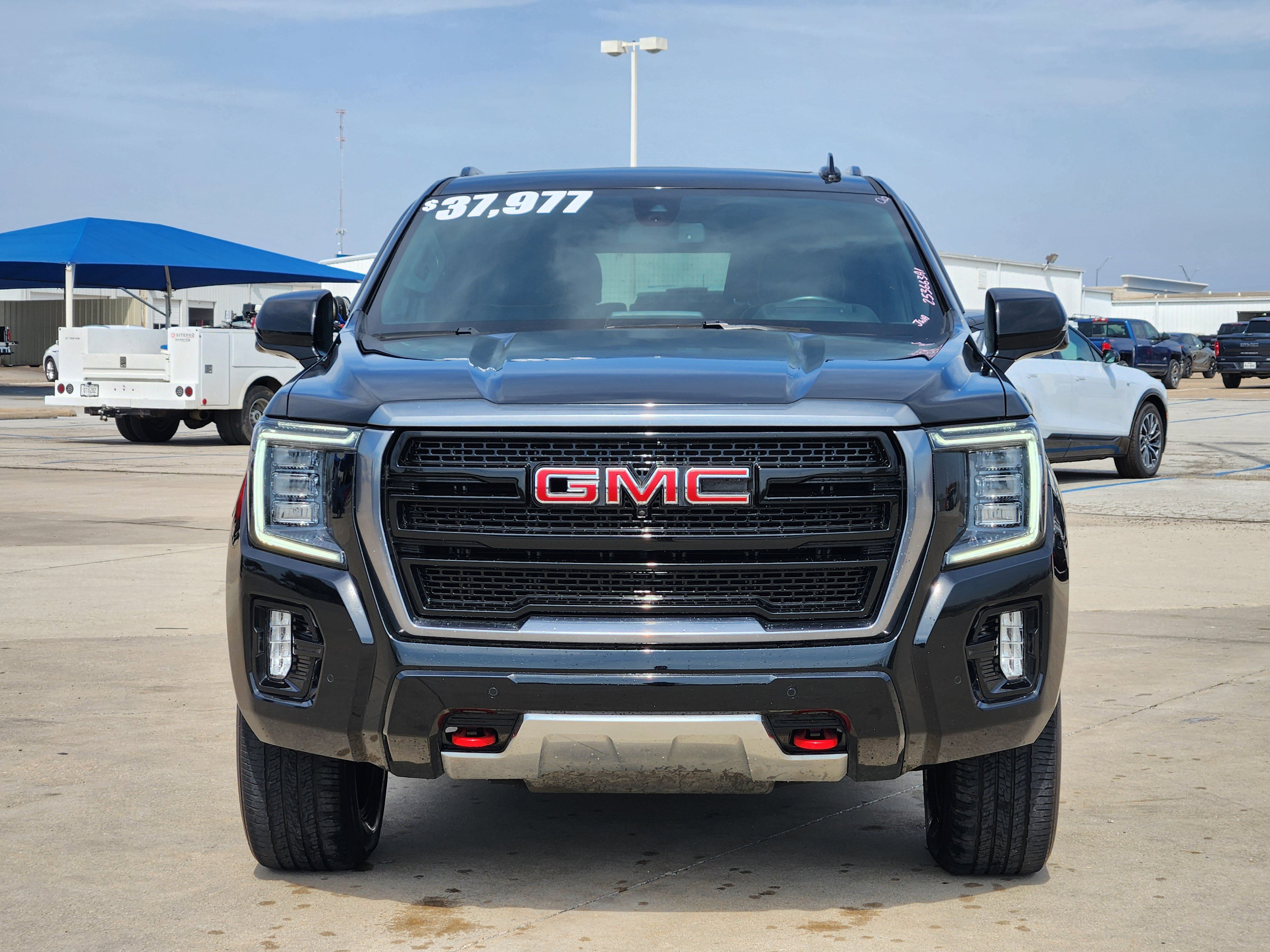 Used 2021 GMC Yukon AT4 w/ AT4 Premium Package image 2