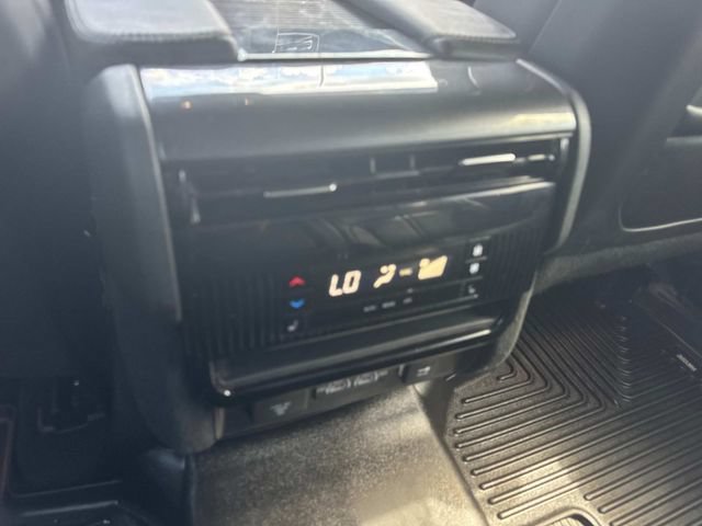 Used 2023 Jeep Wagoneer 4WD w/ Convenience Group I image 18