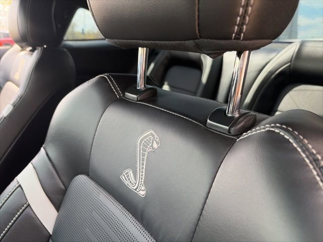 Used 2022 Ford Mustang Shelby GT500 w/ Technology Package RWD image 10
