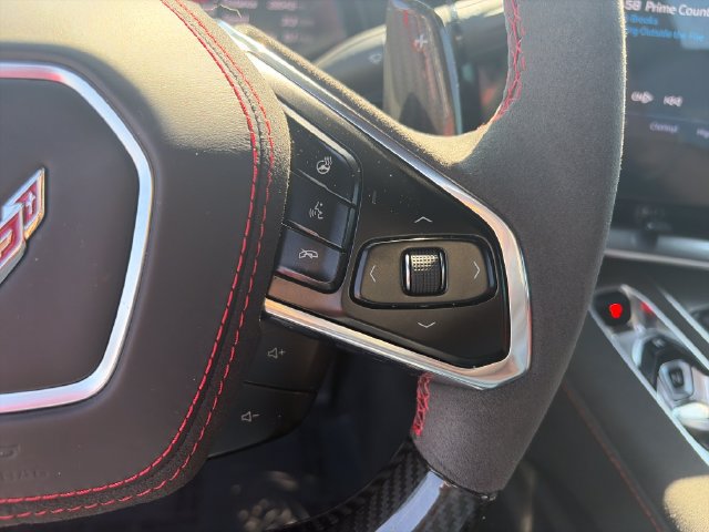 Used 2025 Chevrolet Corvette Z06 RWD image 25
