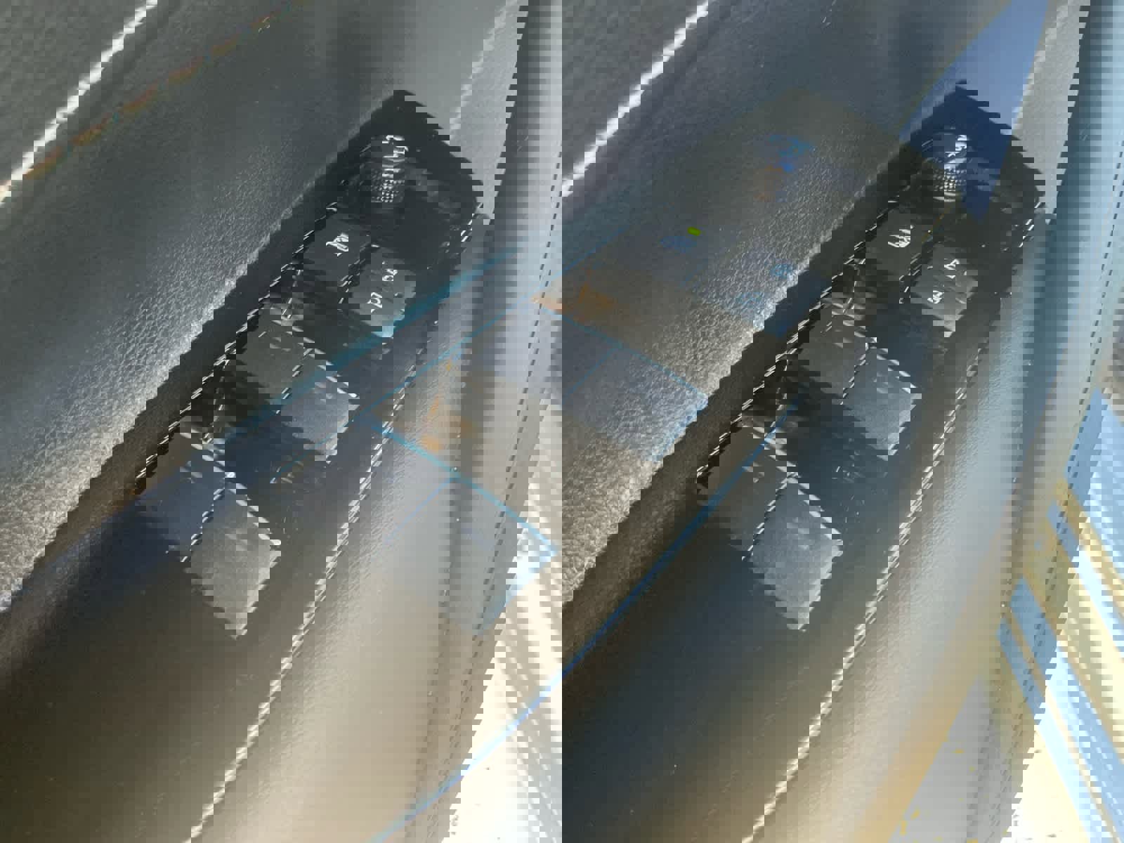 Used 2024 Toyota Corolla SE image 19