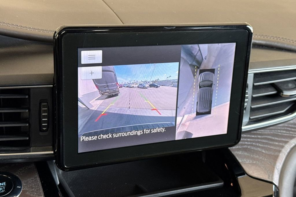 Used 2022 Ford Explorer Platinum w/ Class IV Trailer Tow Package image 25