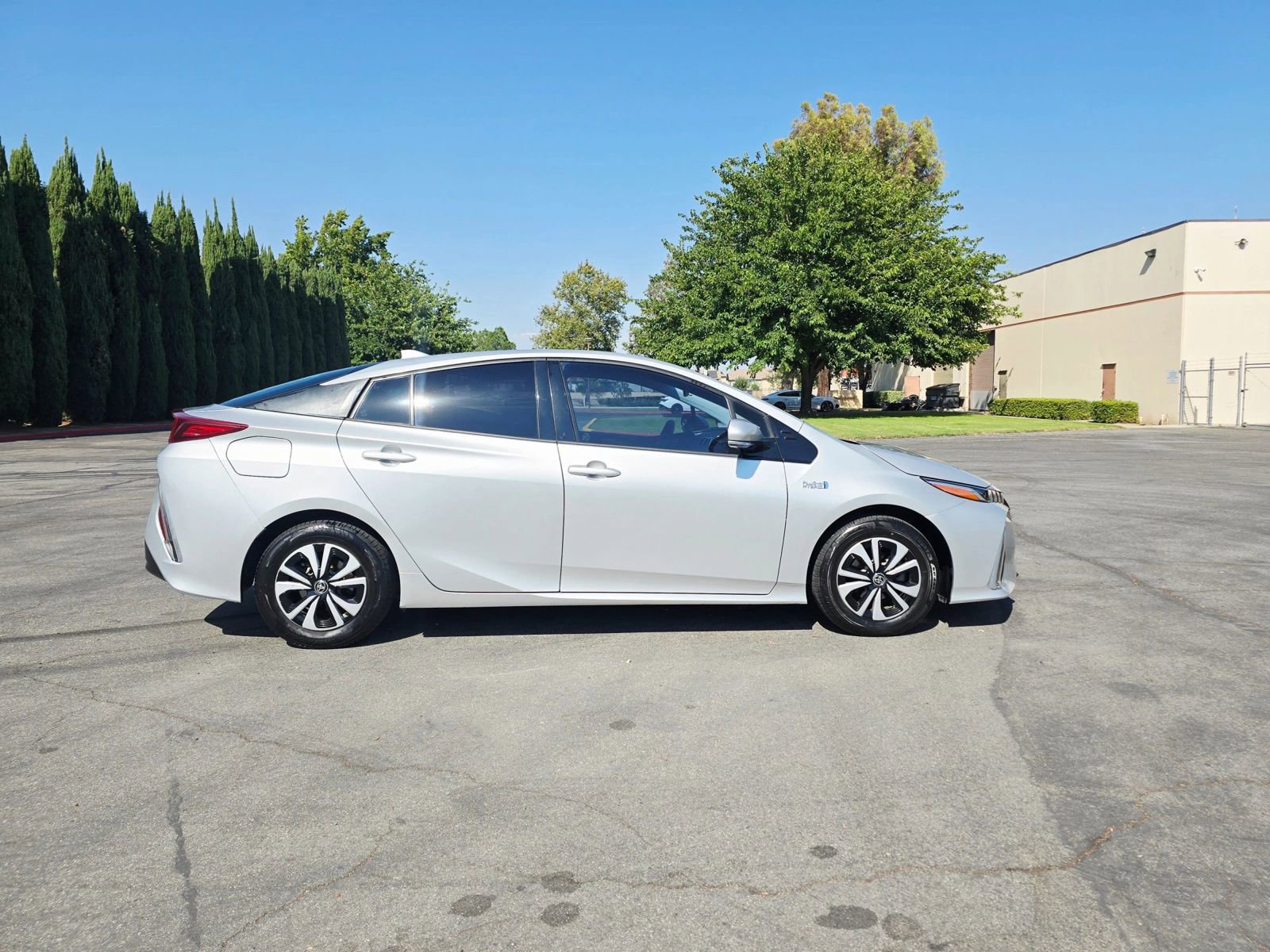 Used 2018 Toyota Prius Prime Premium image 4