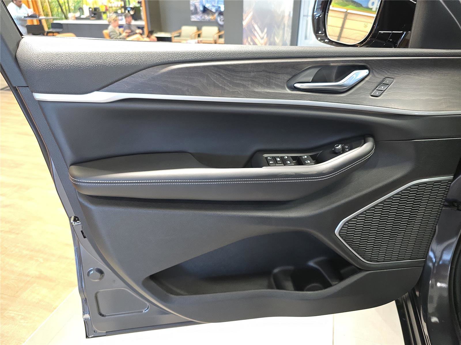 New 2026 Jeep Grand Cherokee Limited image 18