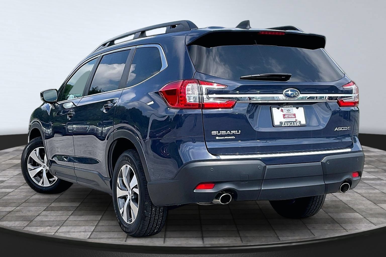 Certified 2025 Subaru Ascent Premium w/ Premium Package AWD/4WD image 11