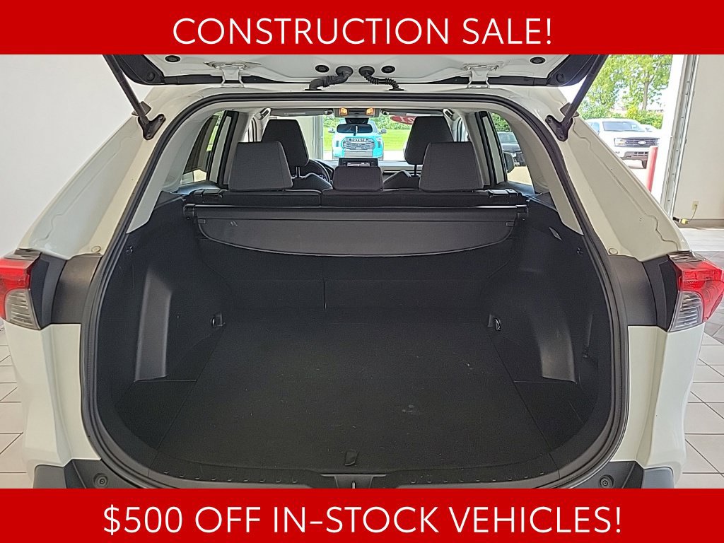 Used 2021 Toyota RAV4 XLE AWD/4WD image 13