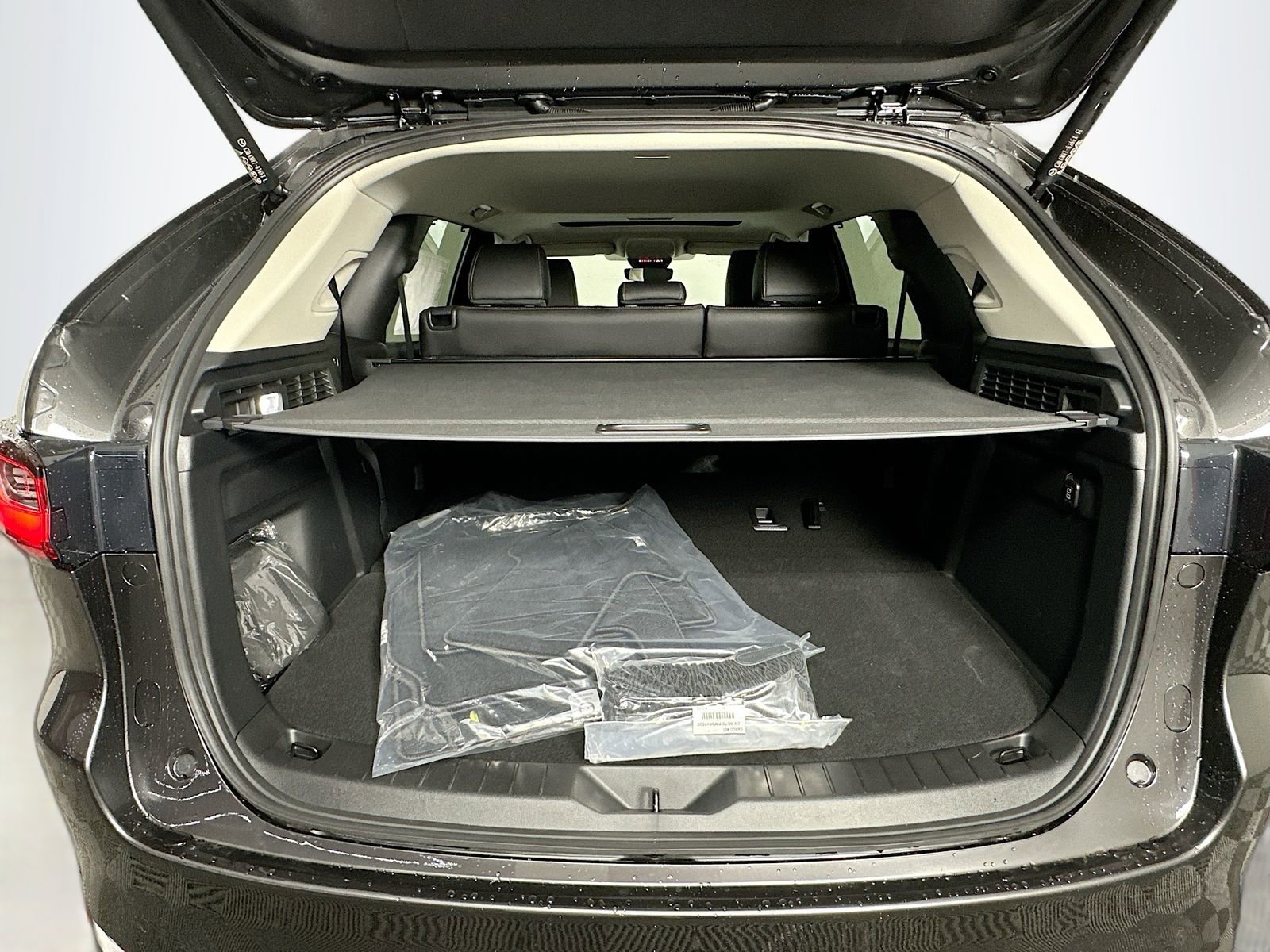 New 2026 MAZDA CX-90 Plug-In Hybrid w/ Preferred AWD/4WD image 27