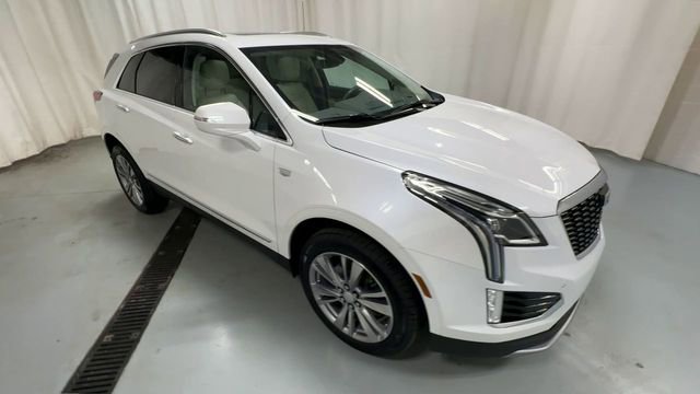 Certified 2024 Cadillac XT5 Premium Luxury AWD/4WD image 2