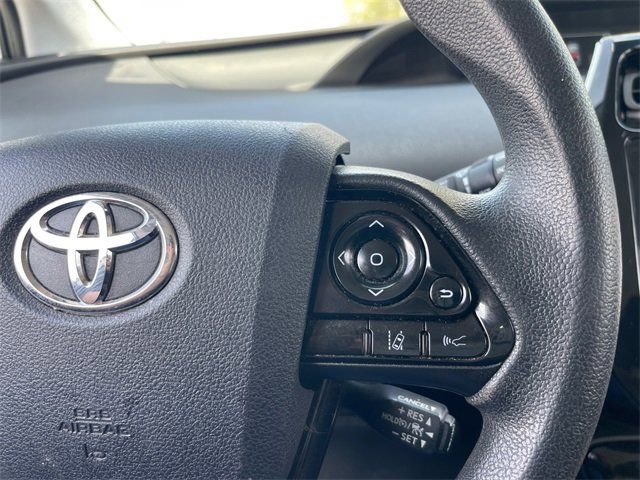 Used 2022 Toyota Prius LE image 12