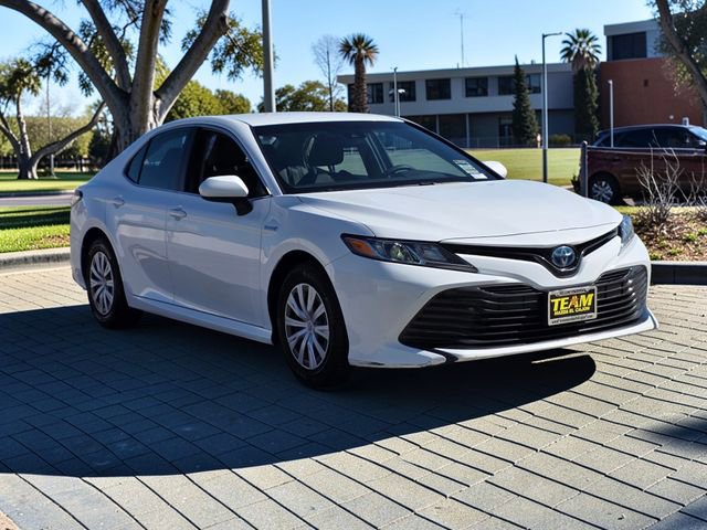 Used 2018 Toyota Camry LE image 4
