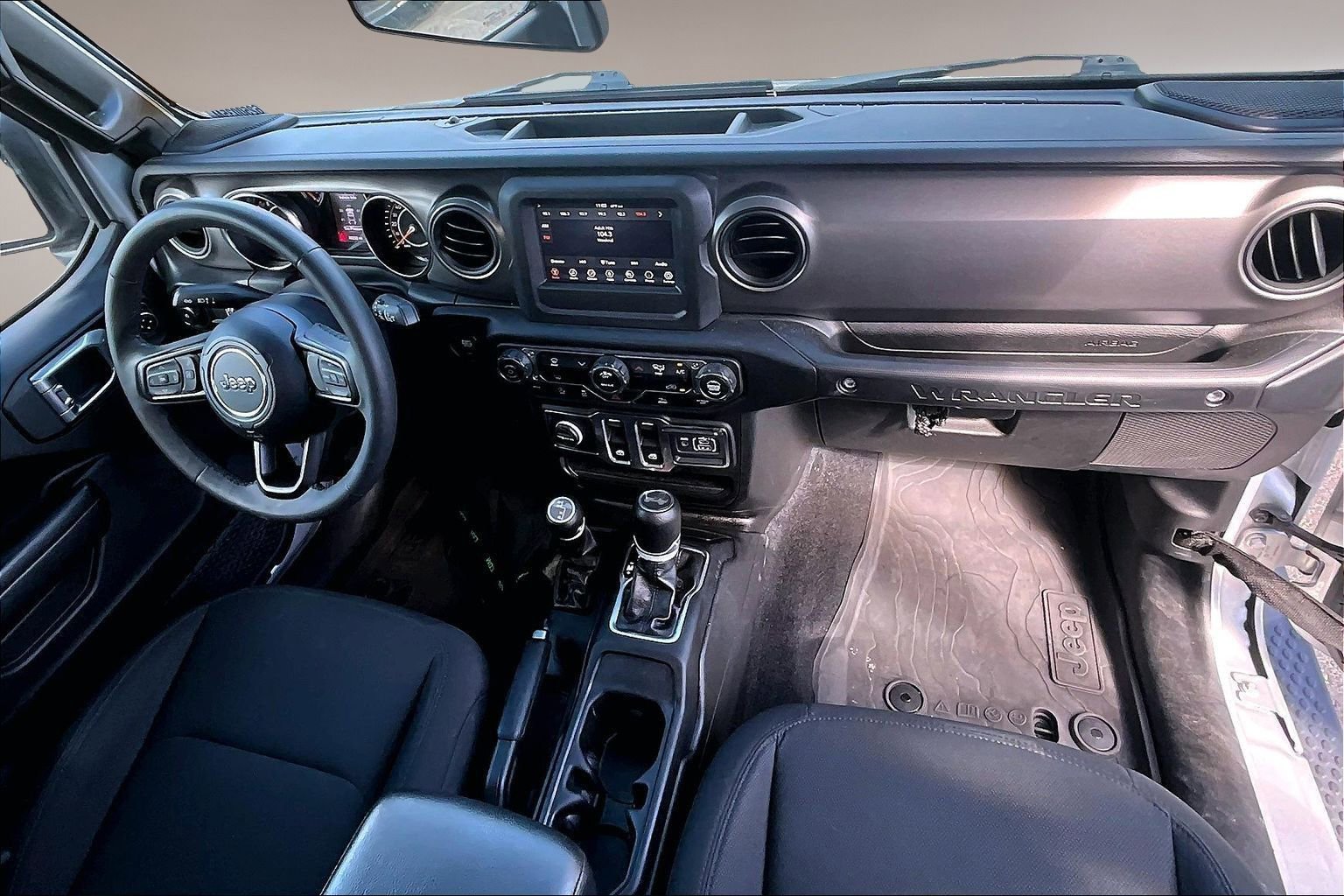 Used 2023 Jeep Wrangler Sport S image 7