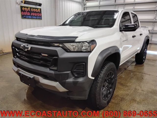 Used 2024 Chevrolet Colorado Trail Boss w/ Advanced Trailering Package AWD/4WD image 4