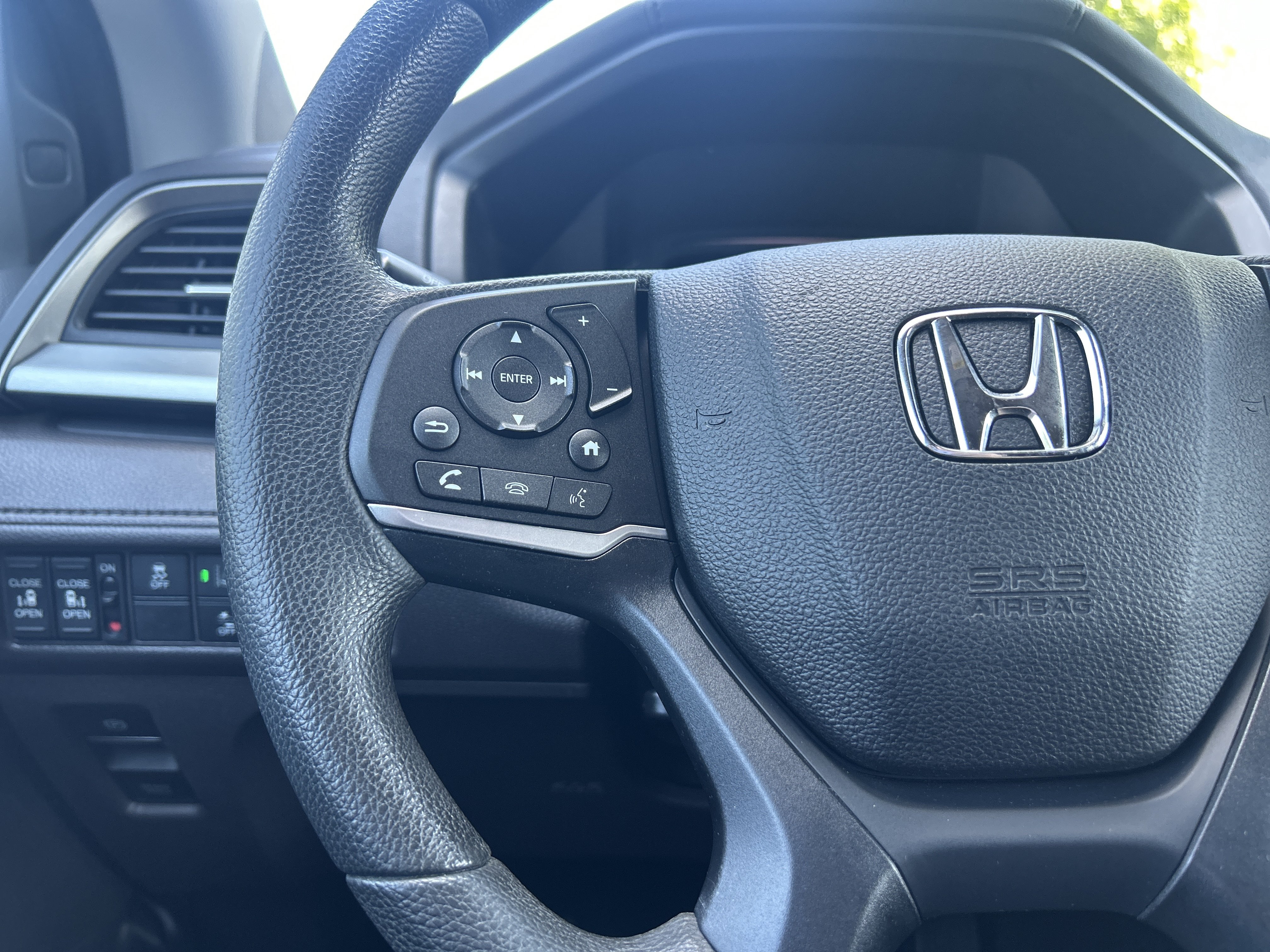 Used 2018 Honda Odyssey EX image 18