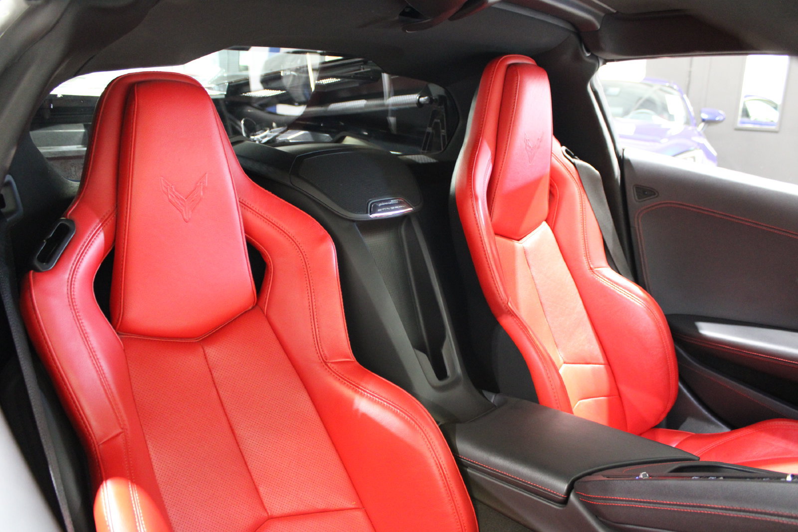 Used 2021 Chevrolet Corvette Stingray Coupe w/ Z51 Performance Package RWD image 32