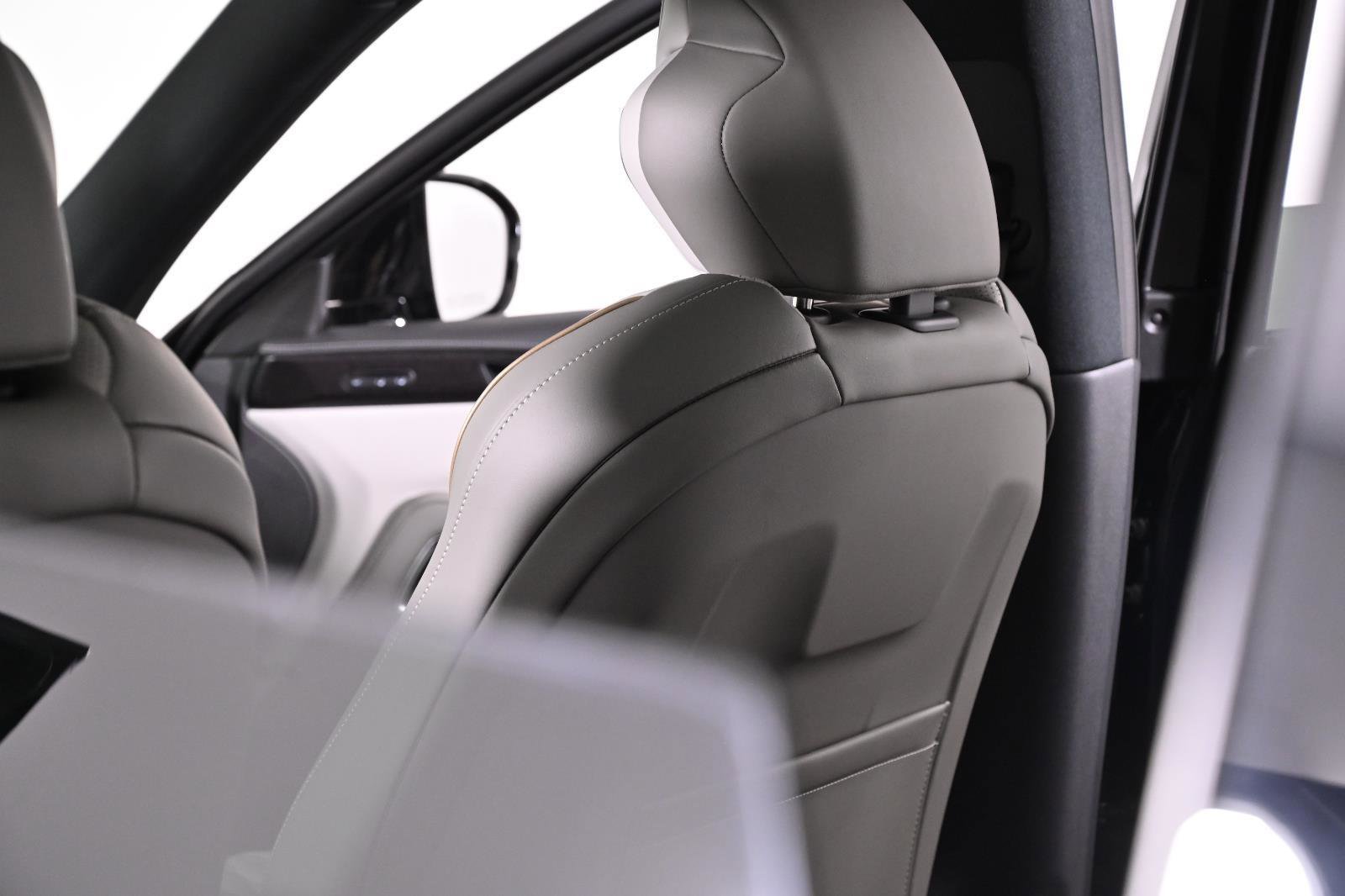 Used 2026 INFINITI QX60 Autograph w/ Dark Cargo Package AWD/4WD image 27