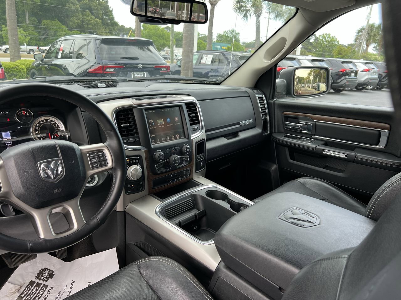 Used 2017 RAM 1500 Laramie w/ Convenience Group AWD/4WD image 30