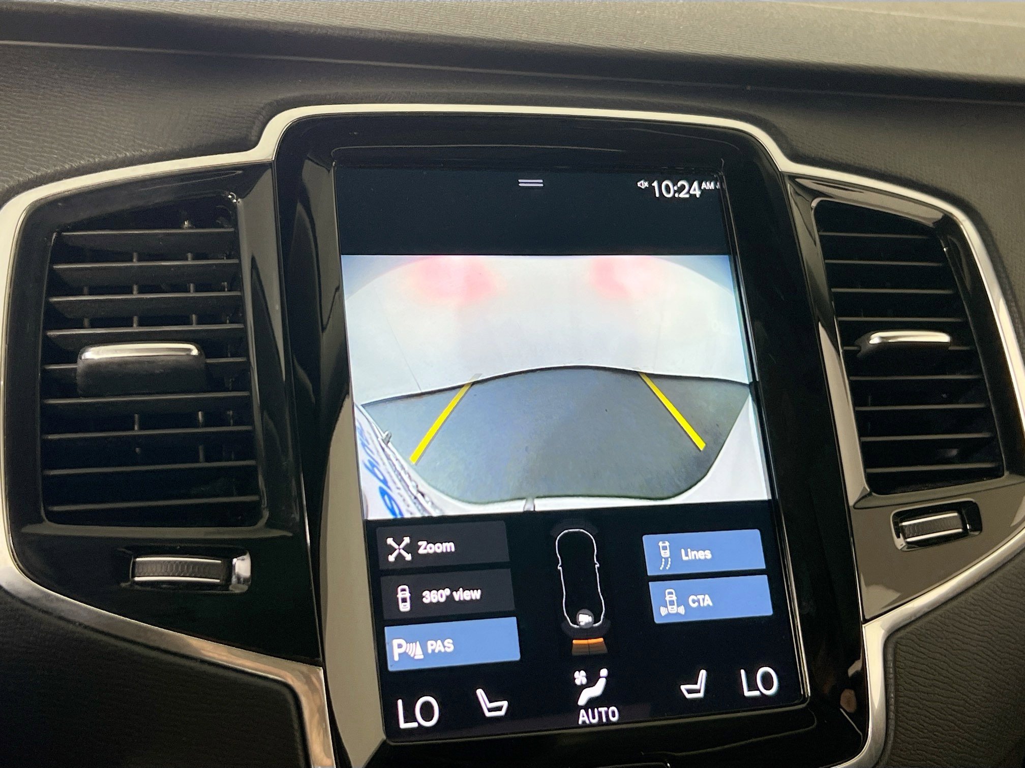 Used 2022 Volvo XC90 T6 Momentum w/ Advanced Package image 12