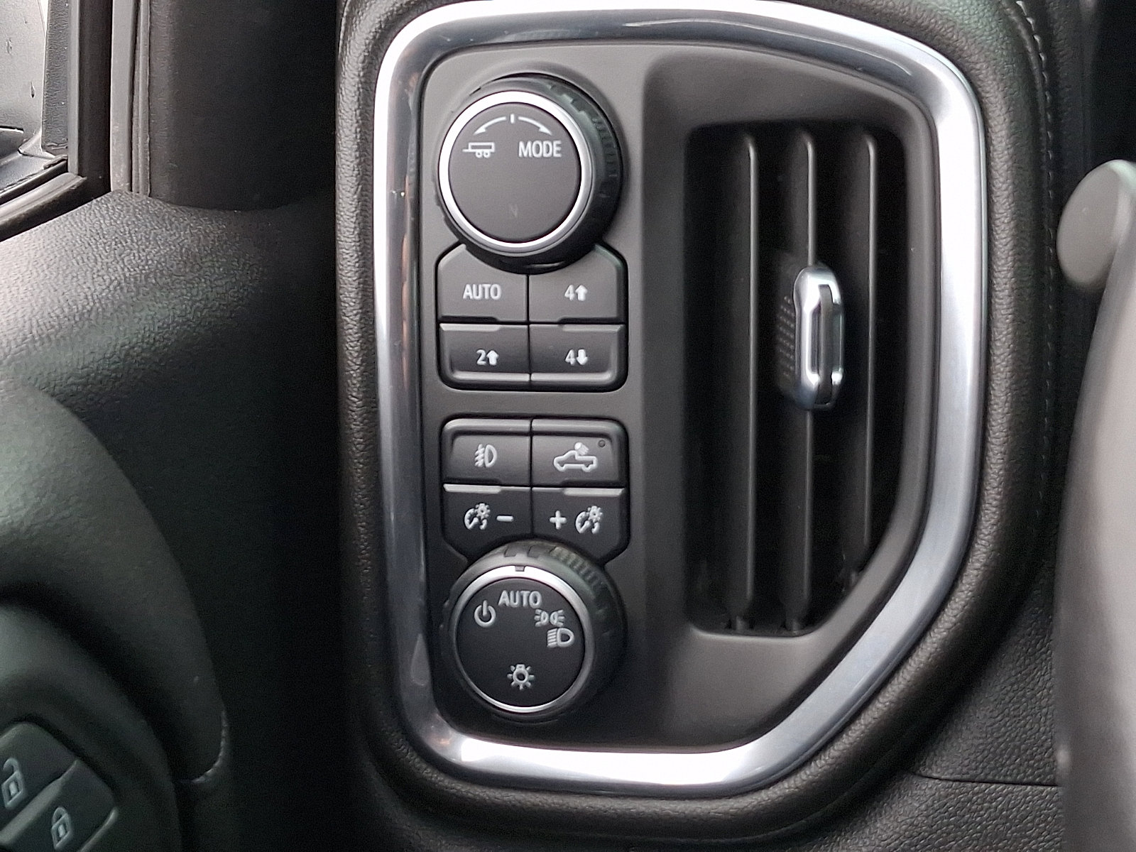 Used 2021 Chevrolet Silverado 1500 LT Trail Boss w/ Bed Protection Package image 23