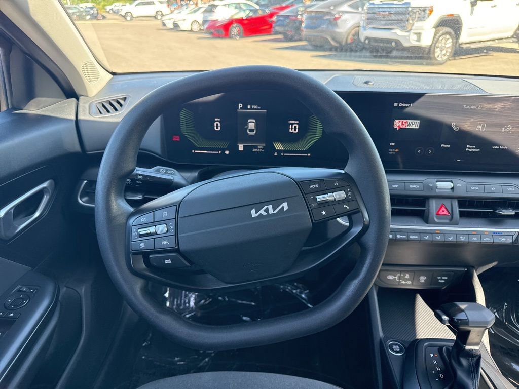 Used 2025 Kia K4 FWD image 12