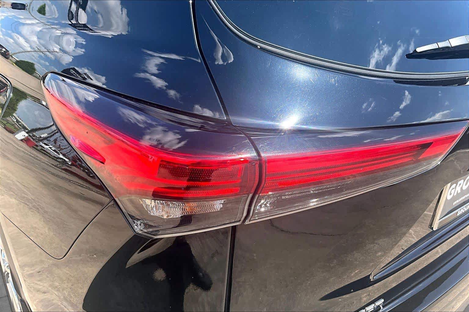 Used 2021 Toyota Highlander Limited AWD/4WD image 29