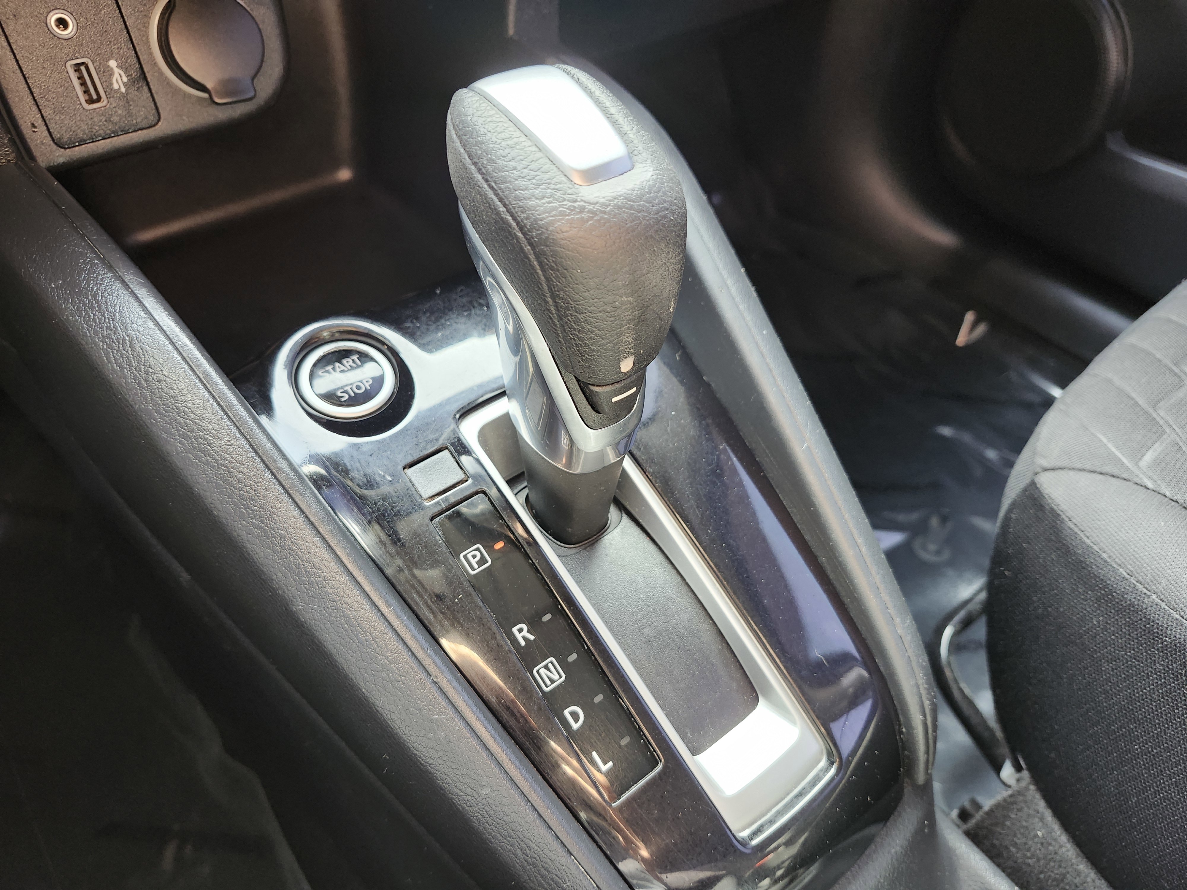 Used 2021 Nissan Kicks S image 29