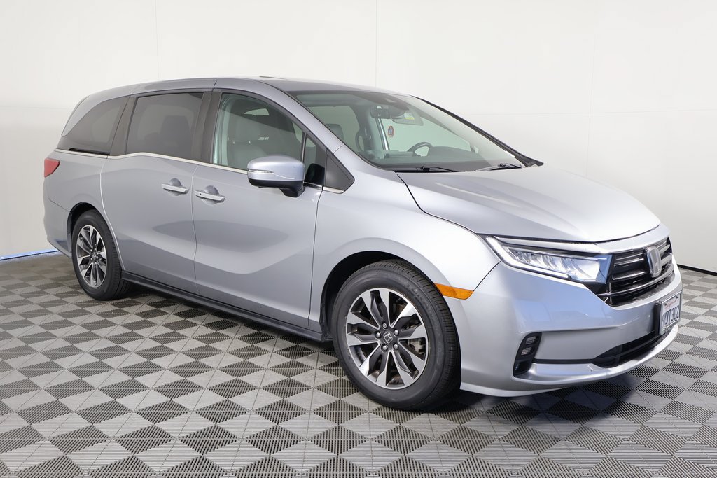 Used 2024 Honda Odyssey EX-L image 3