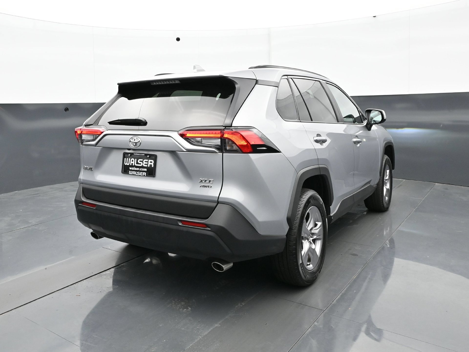 Used 2025 Toyota RAV4 XLE AWD/4WD image 5