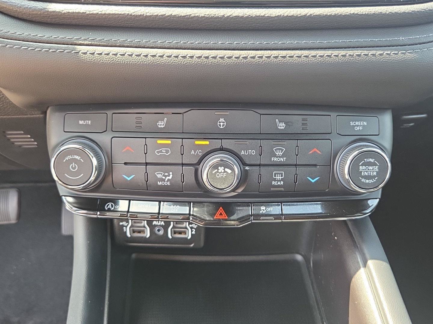Used 2024 Dodge Durango SXT w/ SXT Blacktop Group AWD/4WD image 21