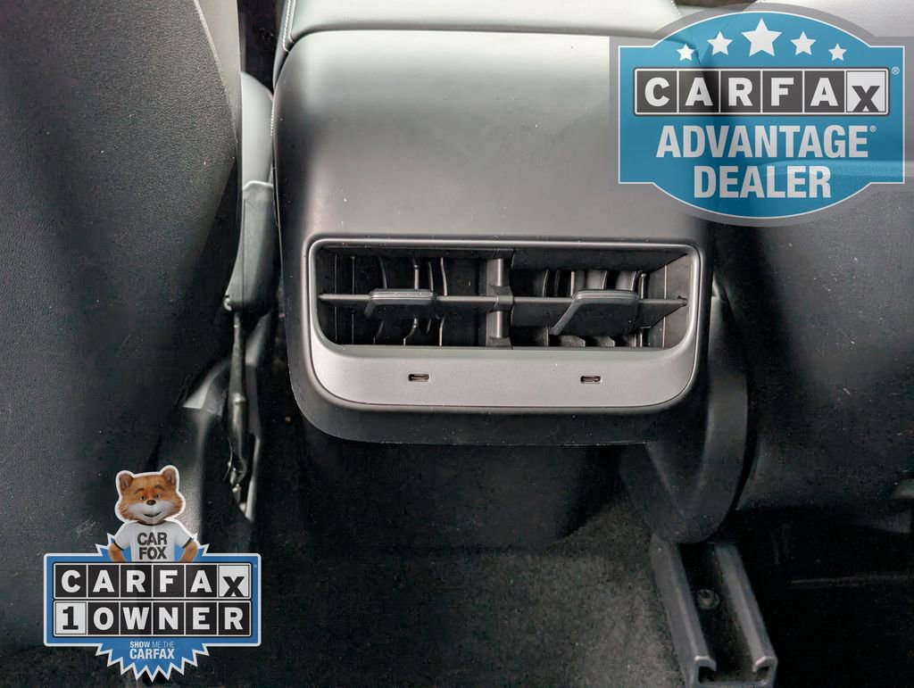 Used 2023 Tesla Model Y Performance AWD/4WD image 16