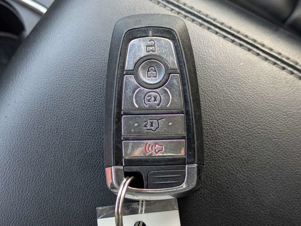 Used 2022 Lincoln Corsair AWD w/ Premium Package image 36
