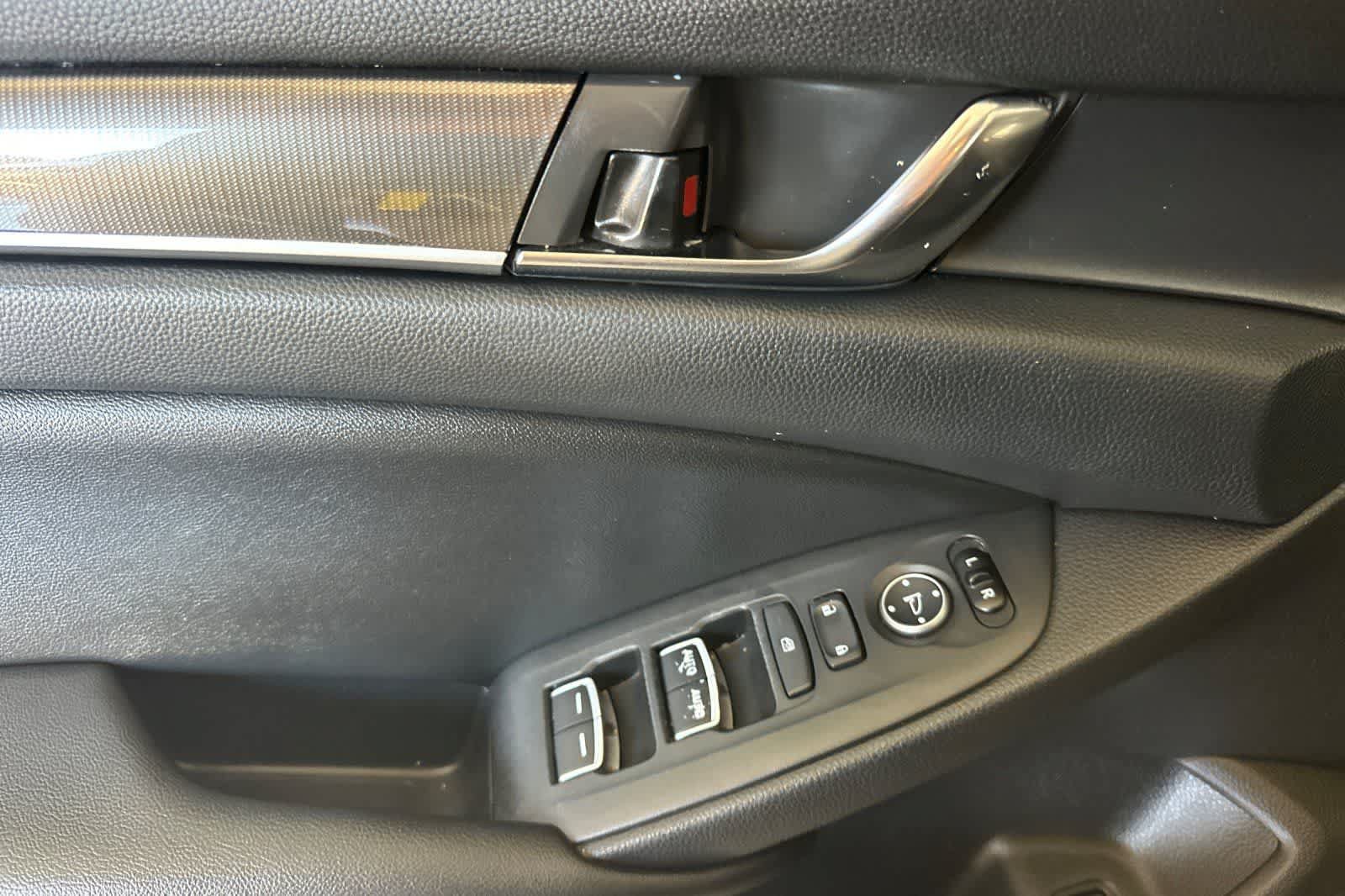 Used 2020 Honda Accord Sport image 13