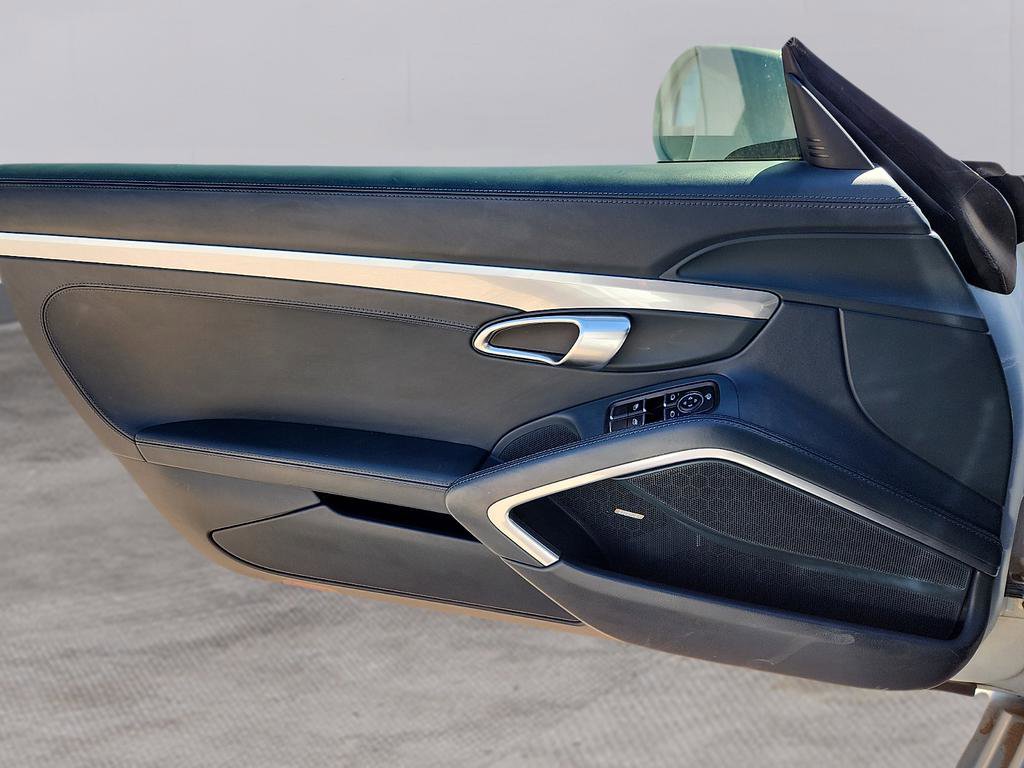 Used 2021 Porsche 718 Cayman image 13