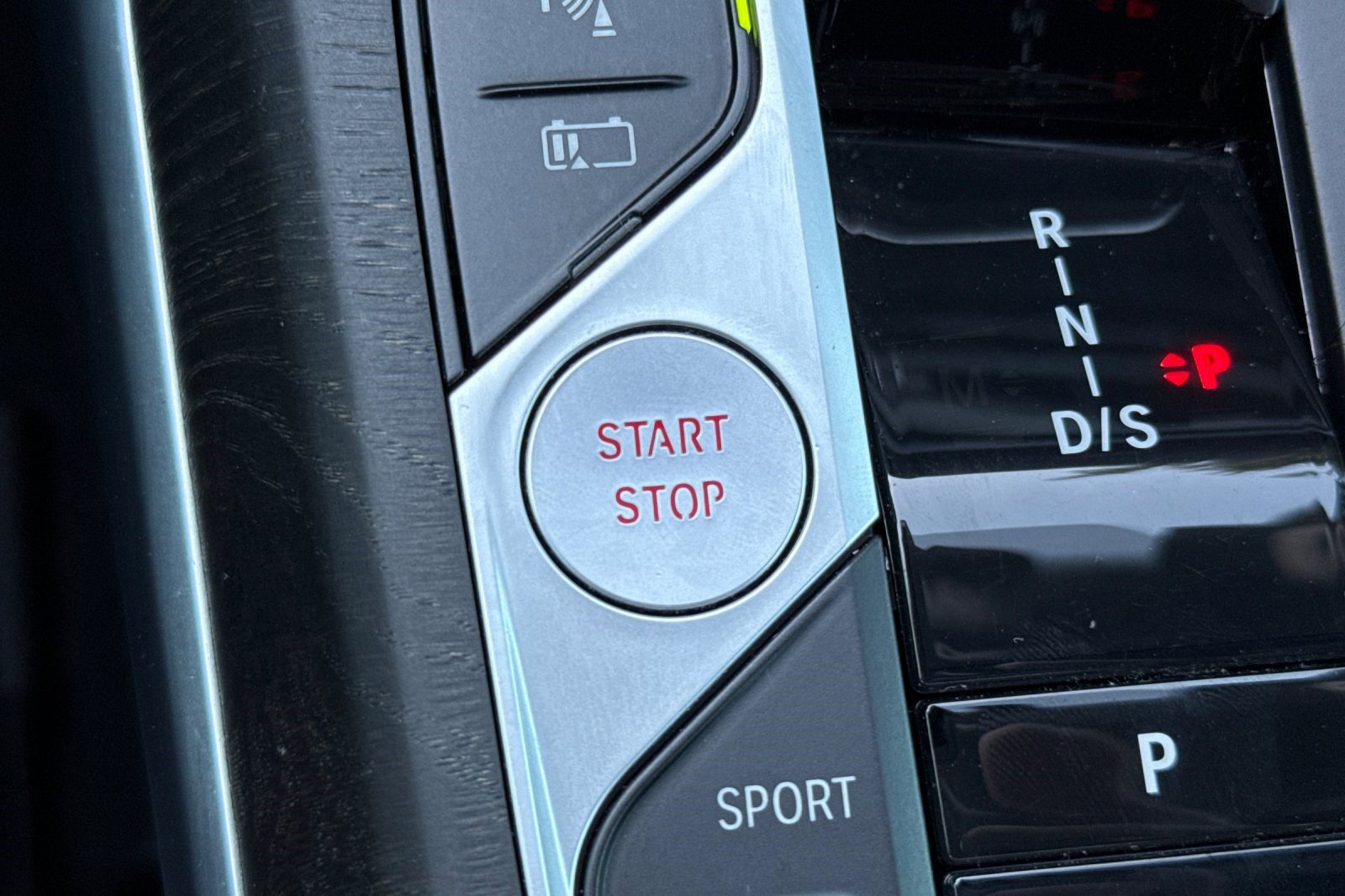 Certified 2023 BMW 330e w/ Convenience Package image 27