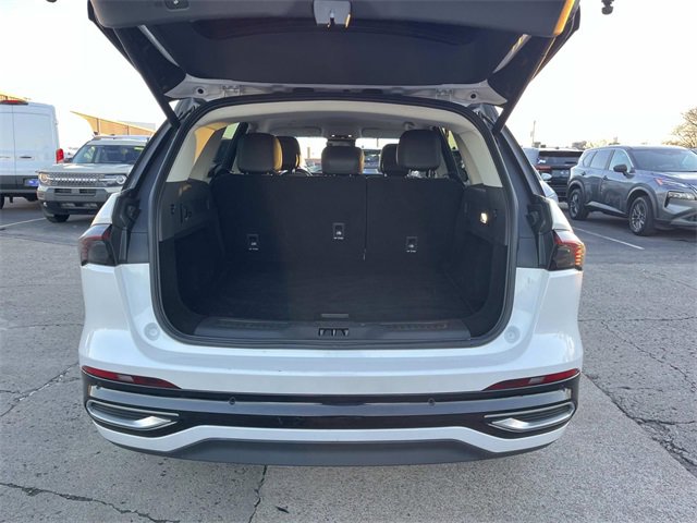 Used 2024 Lincoln Nautilus Reserve image 12