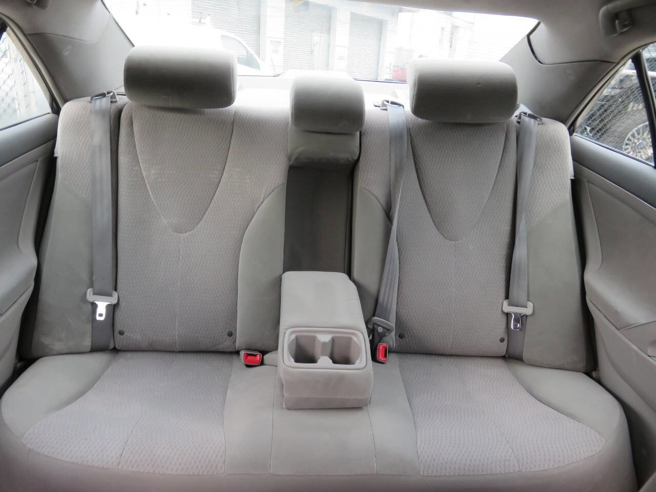 Used 2010 Toyota Camry LE image 20